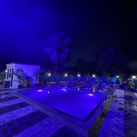 Stayhaven Aqua With Pvt Theatre & Pool Мумбаи Экстерьер фото
